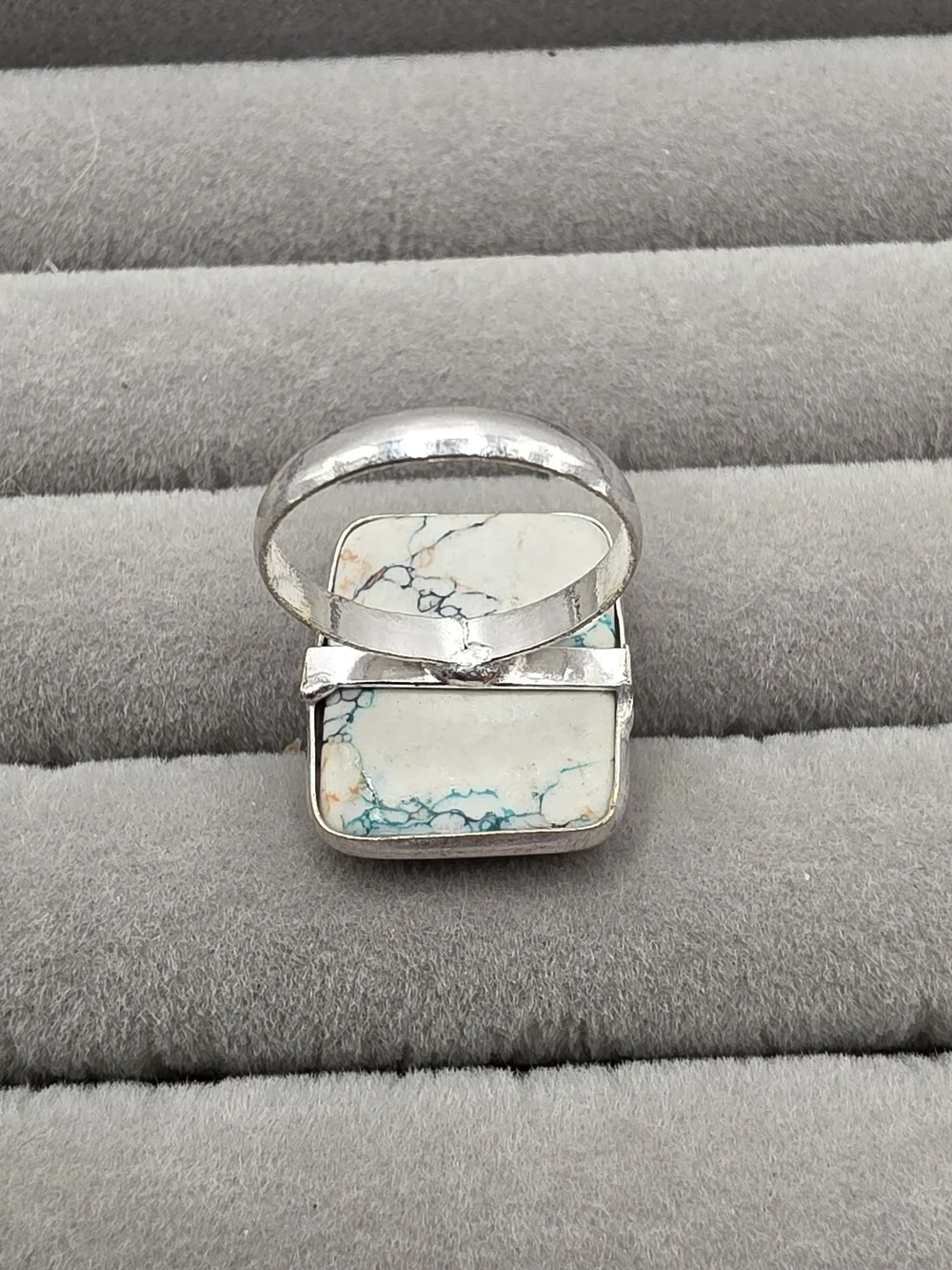 White Multicolor Marble Dyed Howlite Accent Ring Size 6 - Unbranded